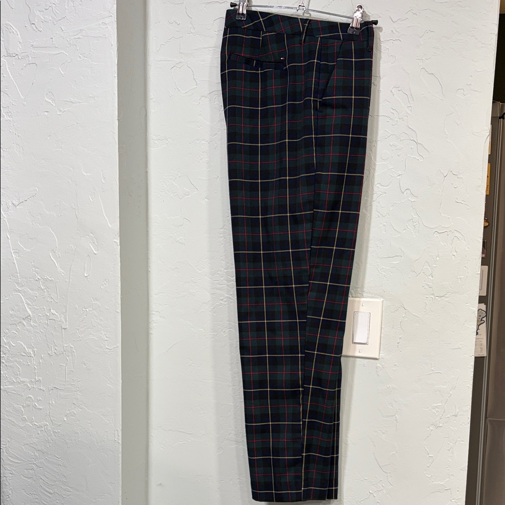 NWOT Tommy Hilfiger Hampton Plaid Straight Leg Pants - Black, Red, Green sz 12